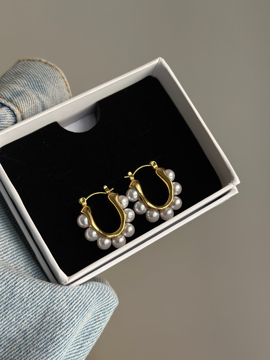 PEARL-ROUND-HOOPS
