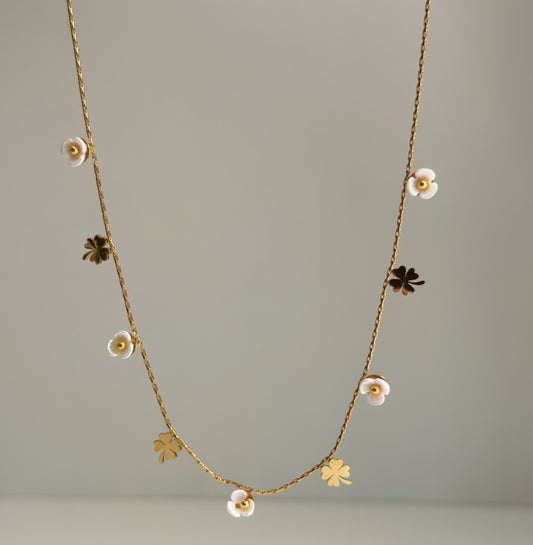 EBONY-PETALS-NECKLACE