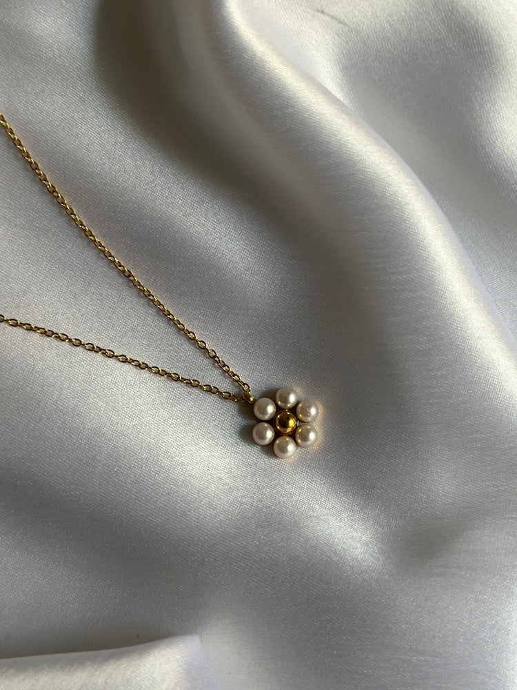Moon-Pearl-Necklace