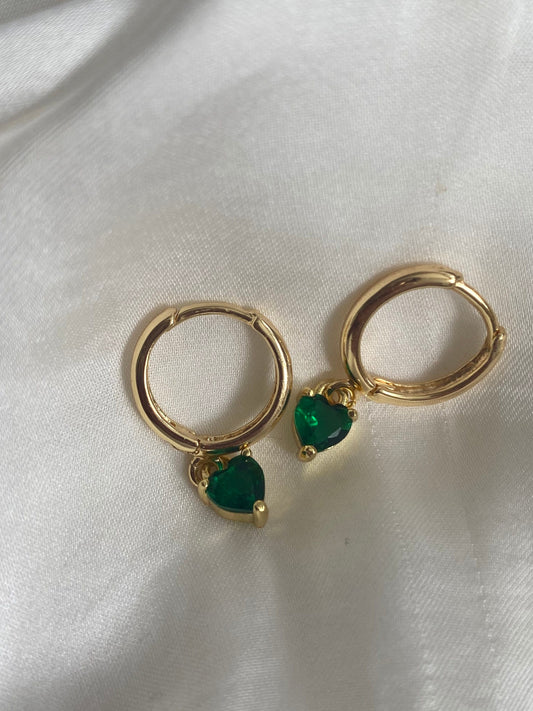 EMRALD-GREEN-CRYSTAL-HUGGIES