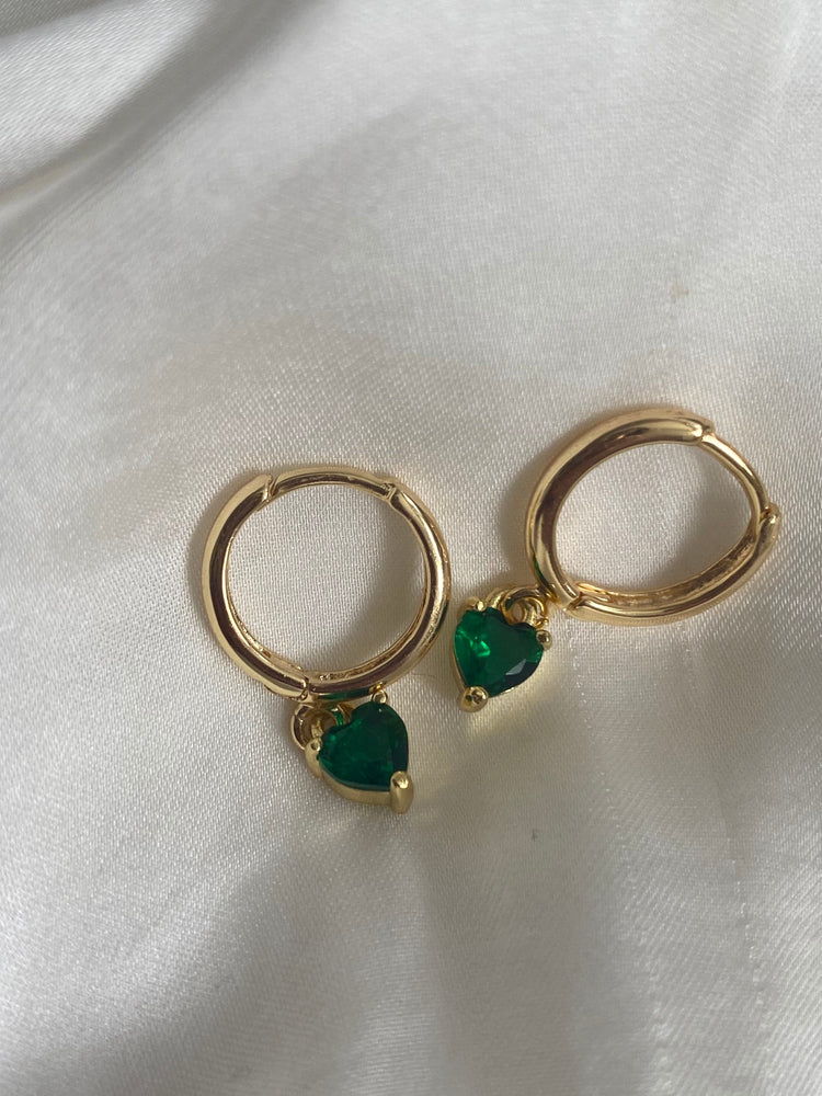 EMRALD-GREEN-CRYSTAL-HUGGIES