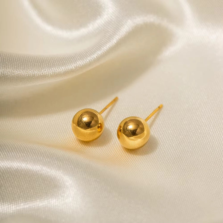 LISA BALL STUDS