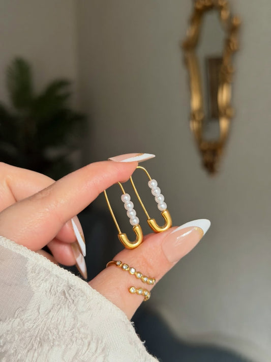SAFETY-PIN-EARRINGS