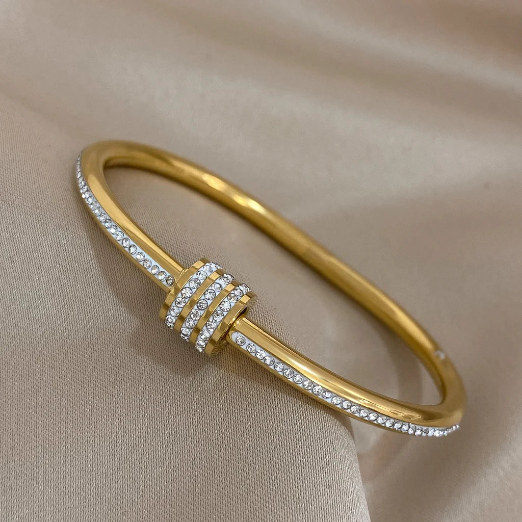 GOLD TONE STUDDED BRACELET