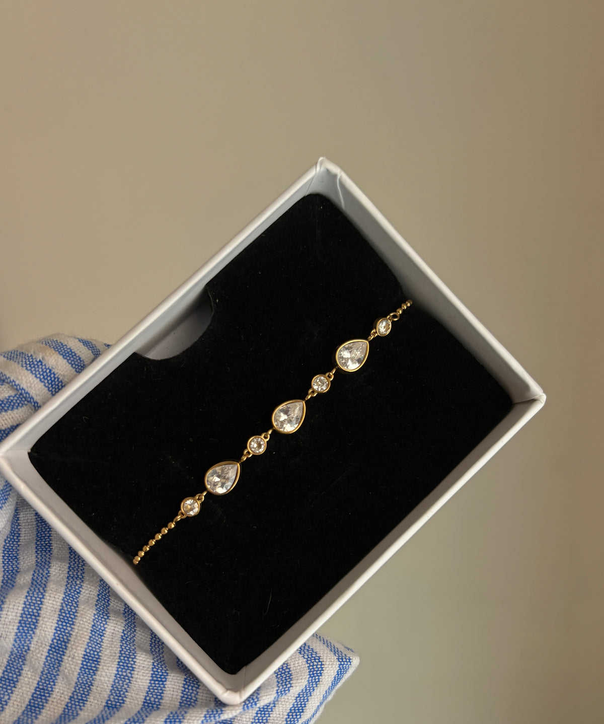 DEWDROP BRACELET