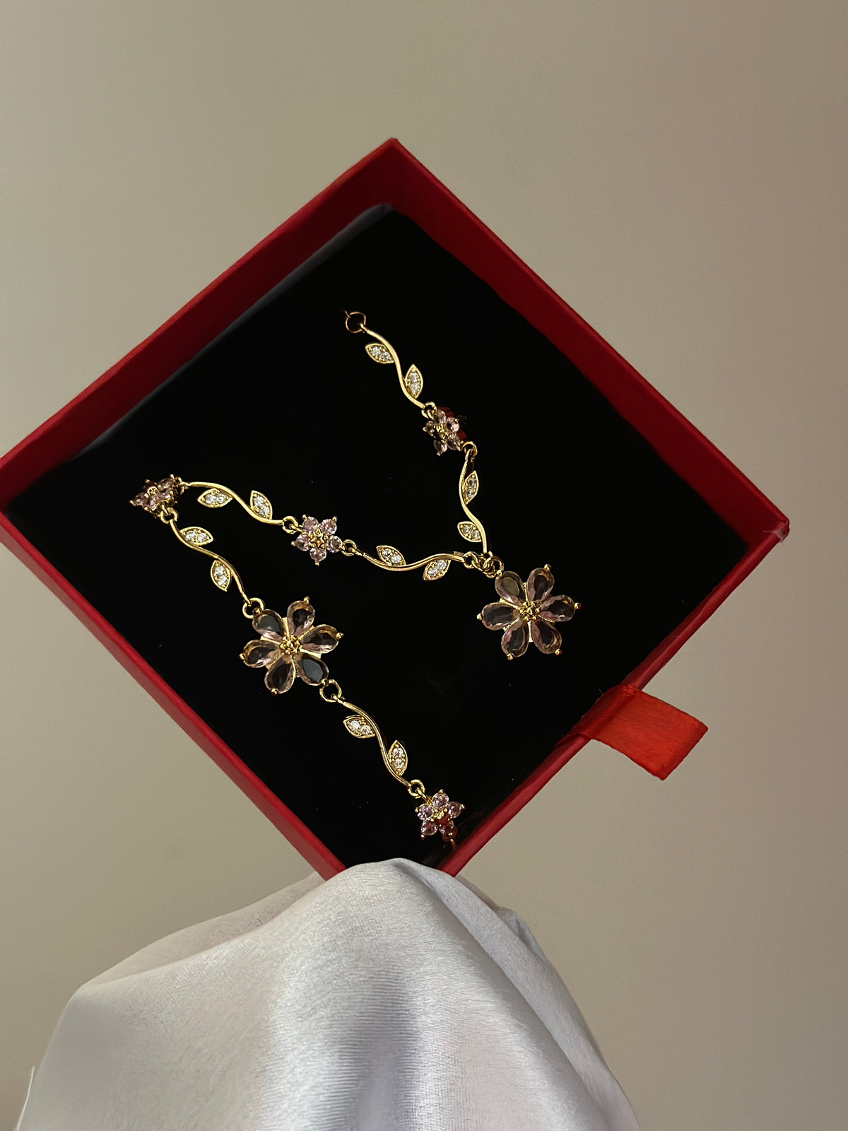 LIZA NECKLACE AND BRACELET COMBO SET