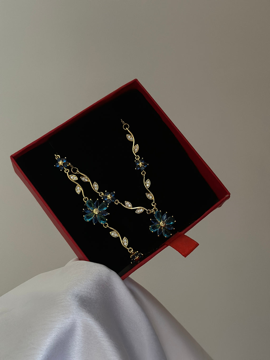 HAZEL NECKLACE &BRACLET COMBO SET
