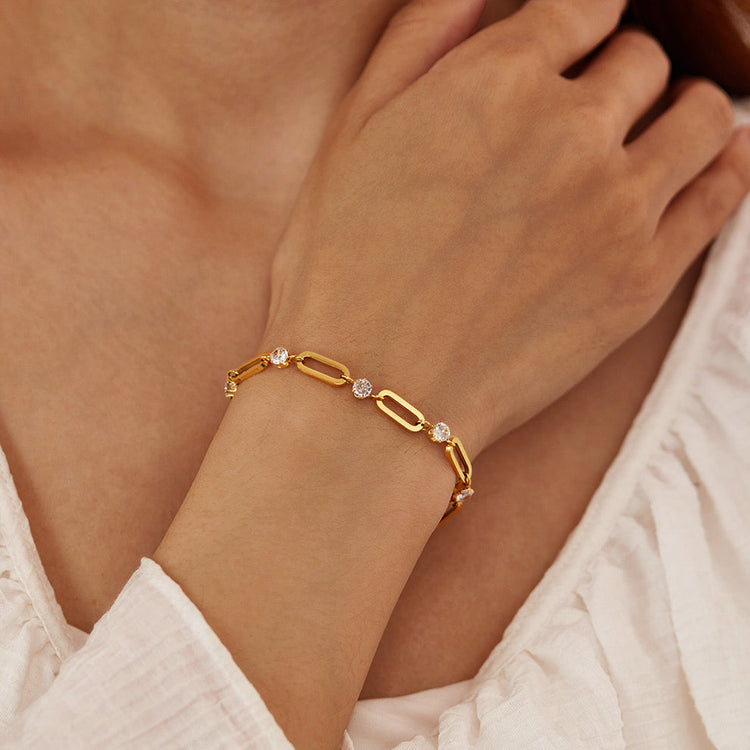 OLIVIA-LINK-CHAIN-BRACELET