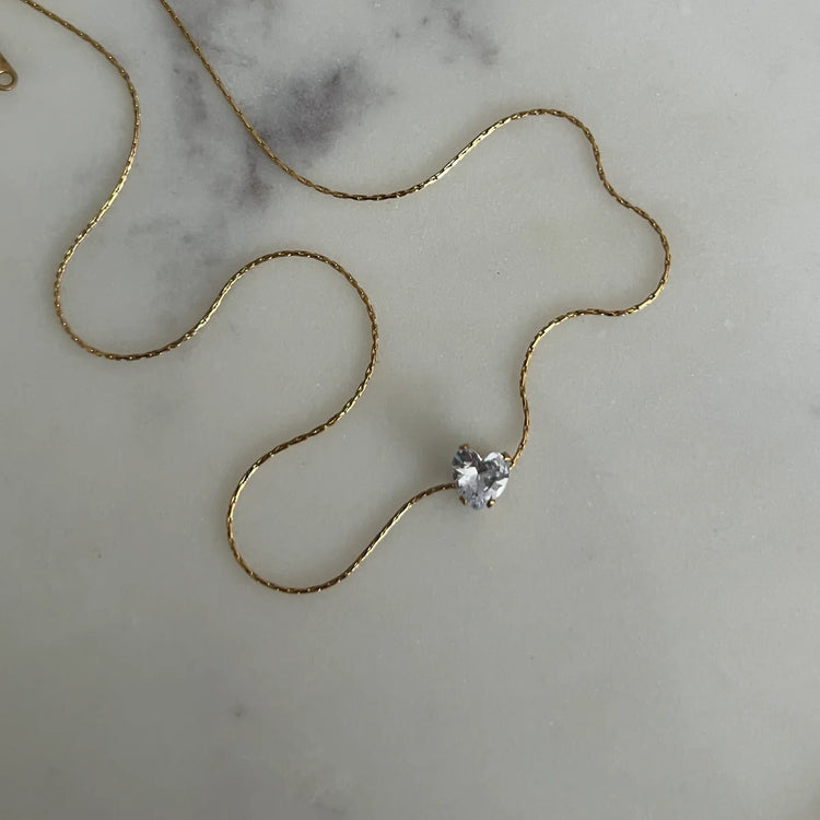 SOLITAIRE NECKLACE