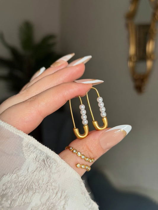 SAFETY-PIN-EARRINGS