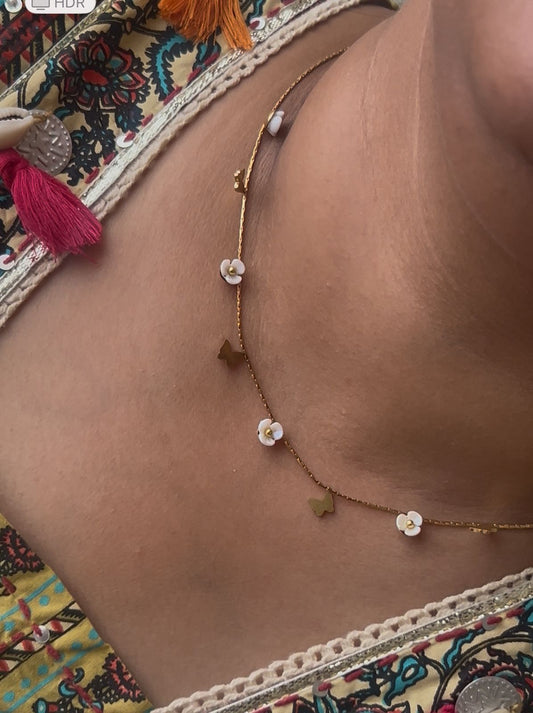 EBONY-PETALS-NECKLACE