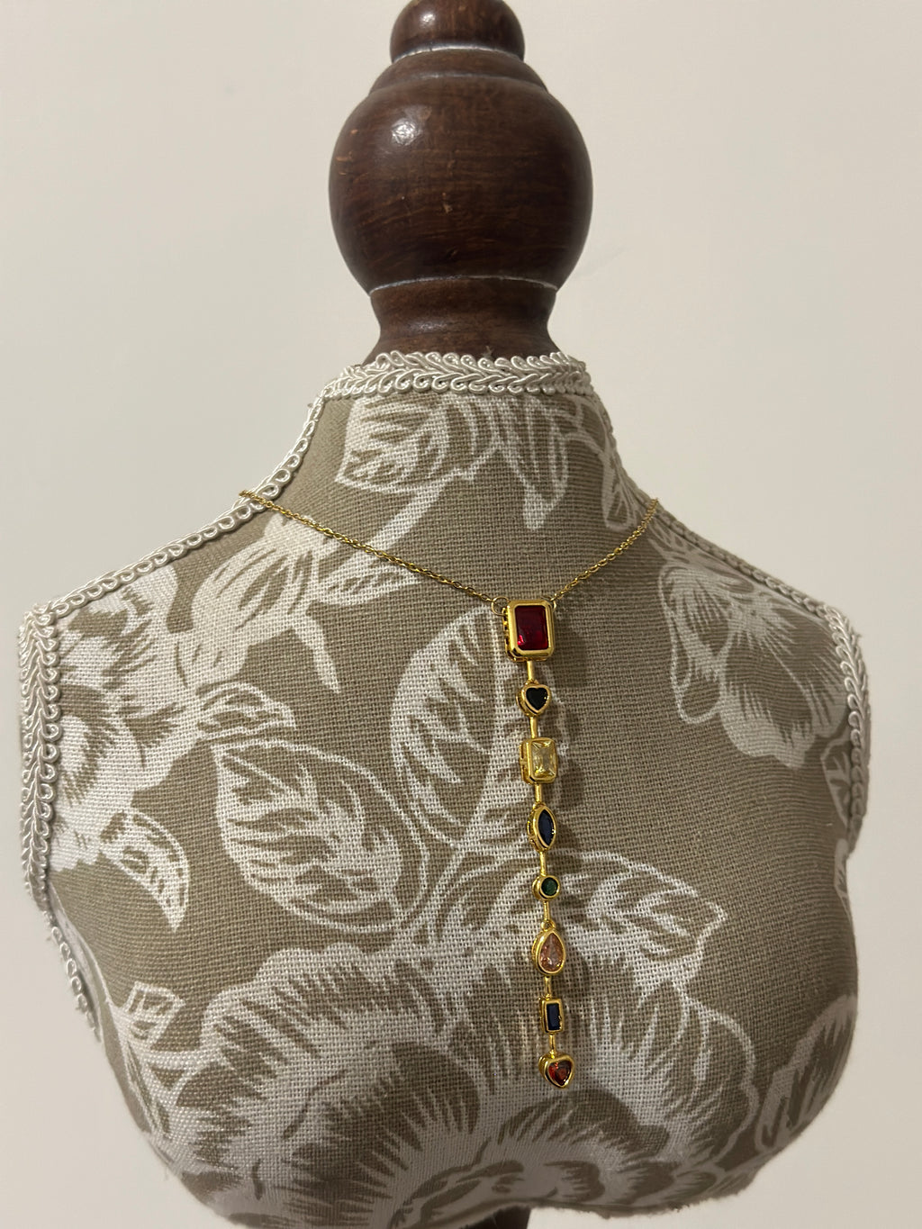BROOKLYN- SAGA-LONG-CHAIN-NECKLACE
