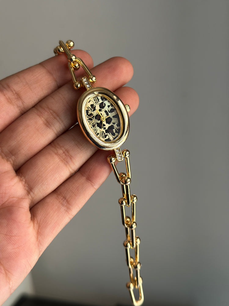 ROYAL SCARLET VINTAGE WATCH