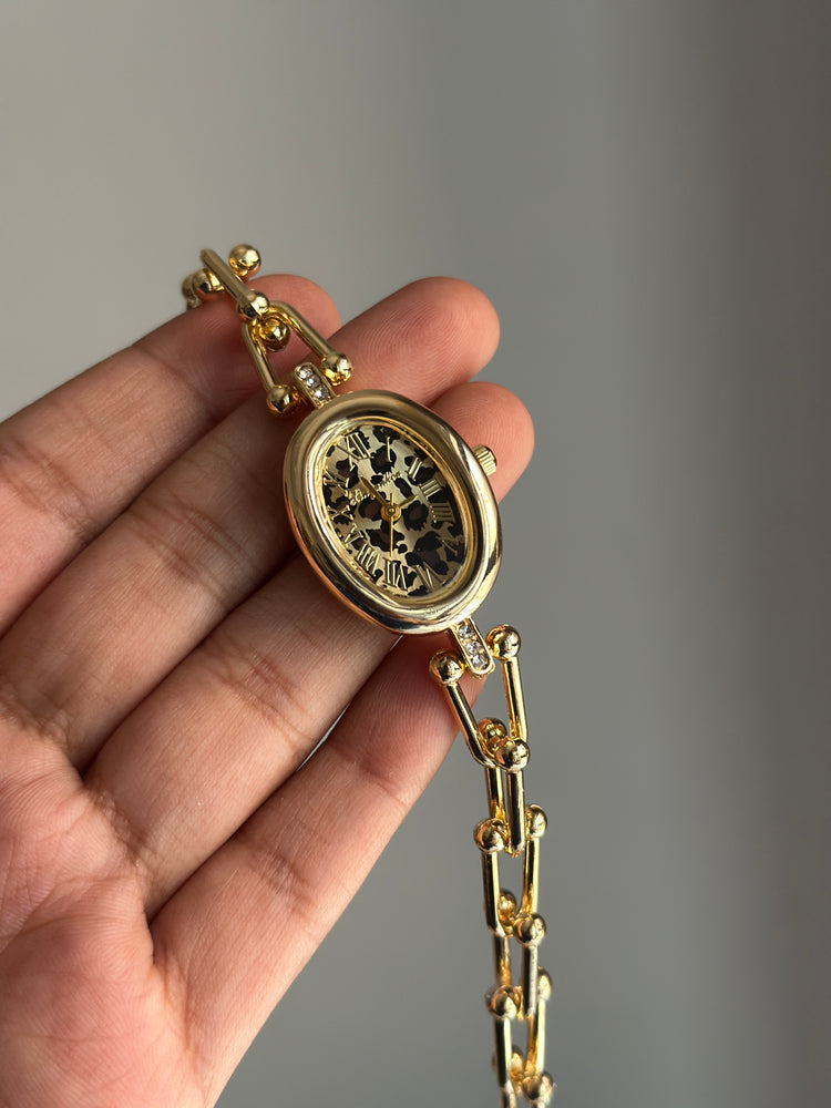 ROYAL SCARLET VINTAGE WATCH