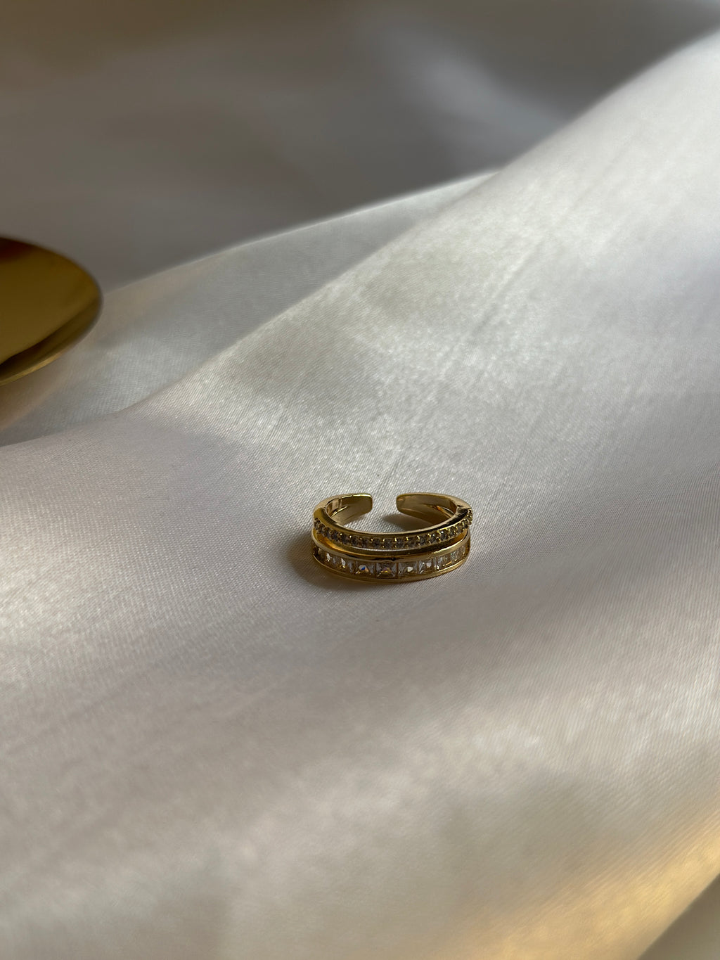 Dainty-glow-ring