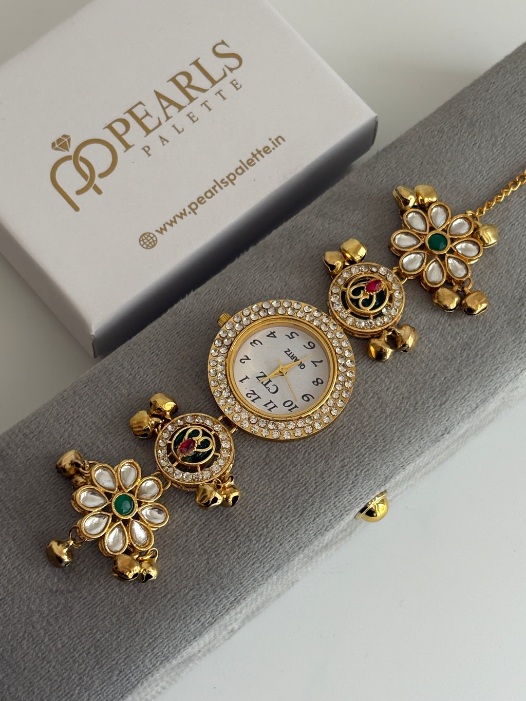 TANVi HERITAGE WATCH