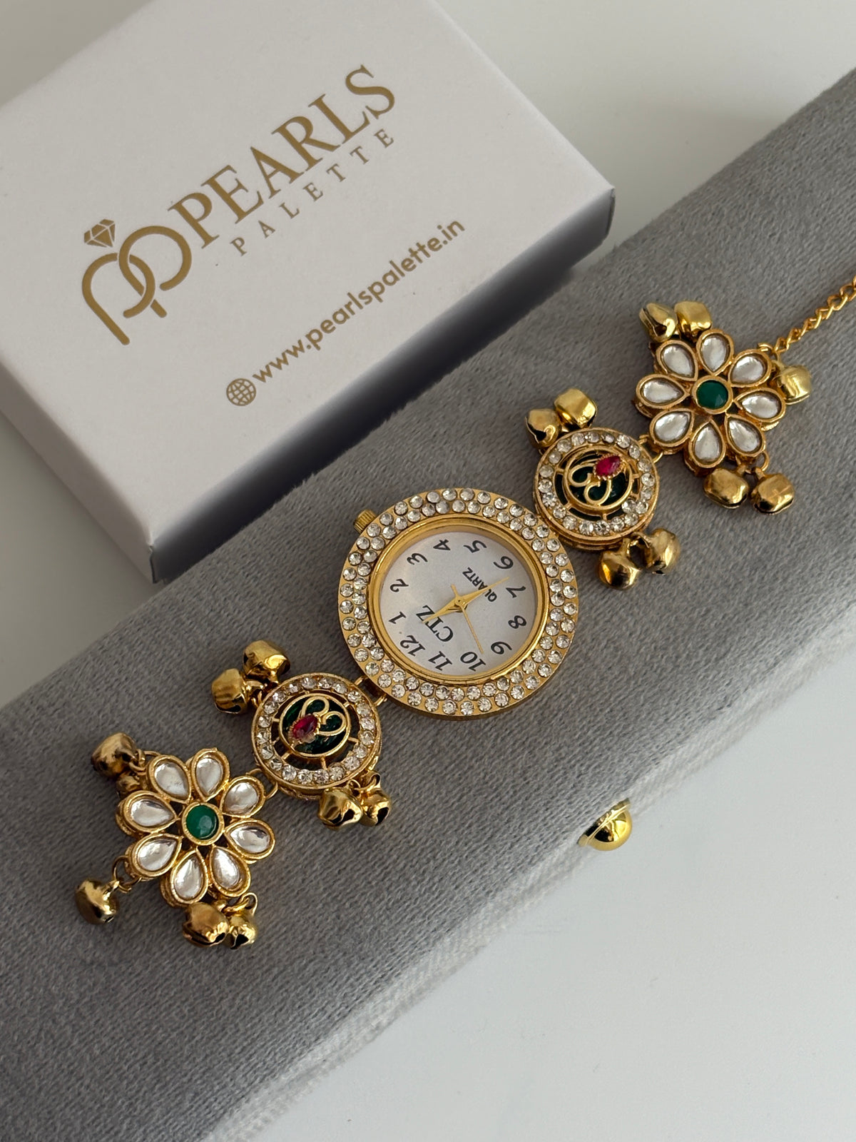 TANVi HERITAGE WATCH