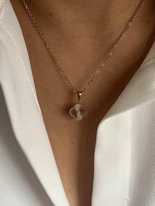 GOLDEN CLOVER NECKLACE