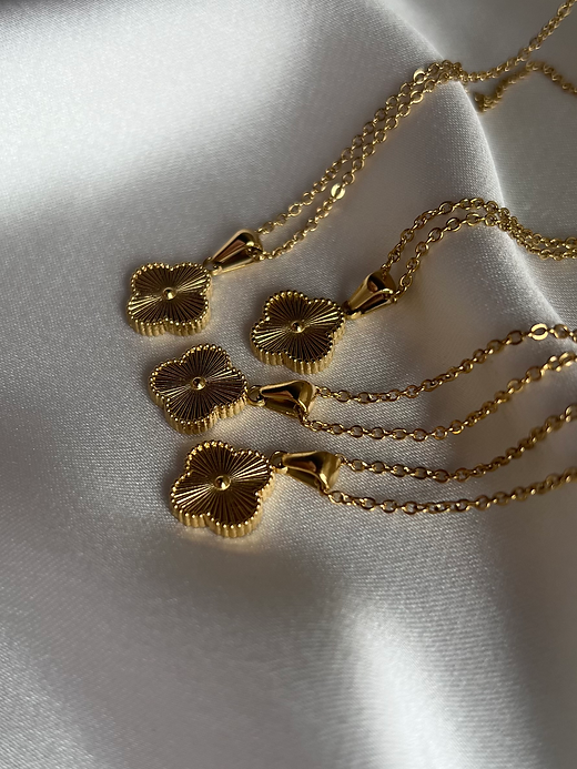 GOLDEN CLOVER NECKLACE