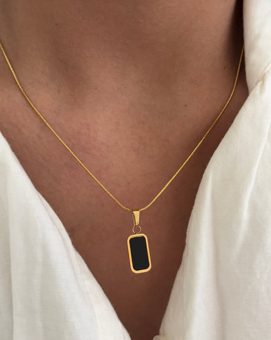 BAR NECKLACE