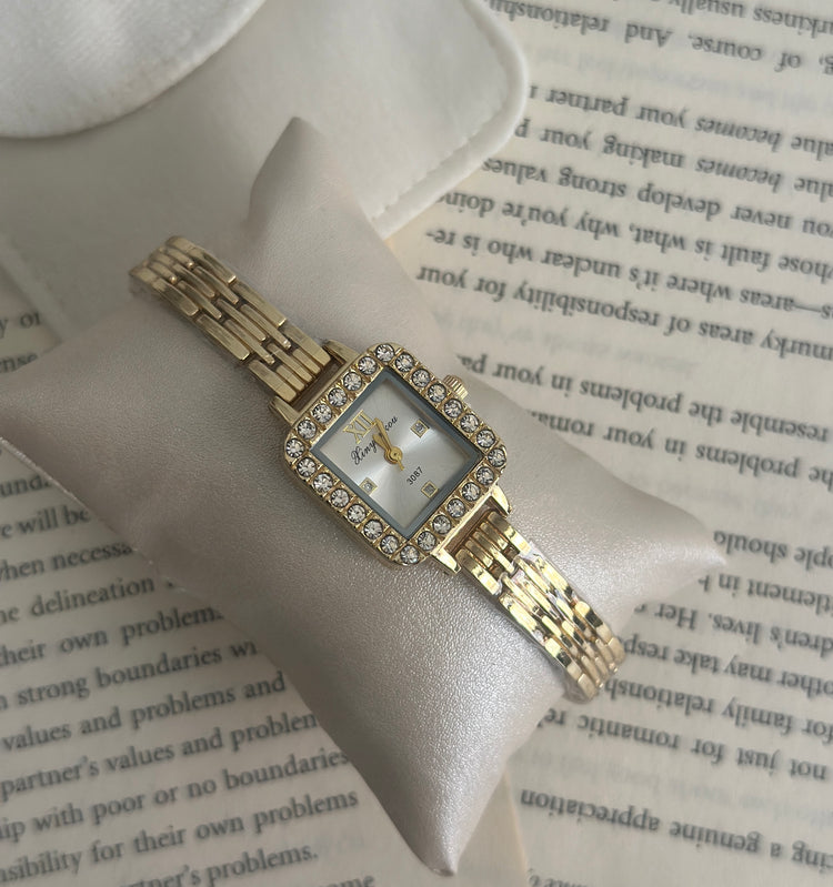 DIANA VINTAGE WATCH