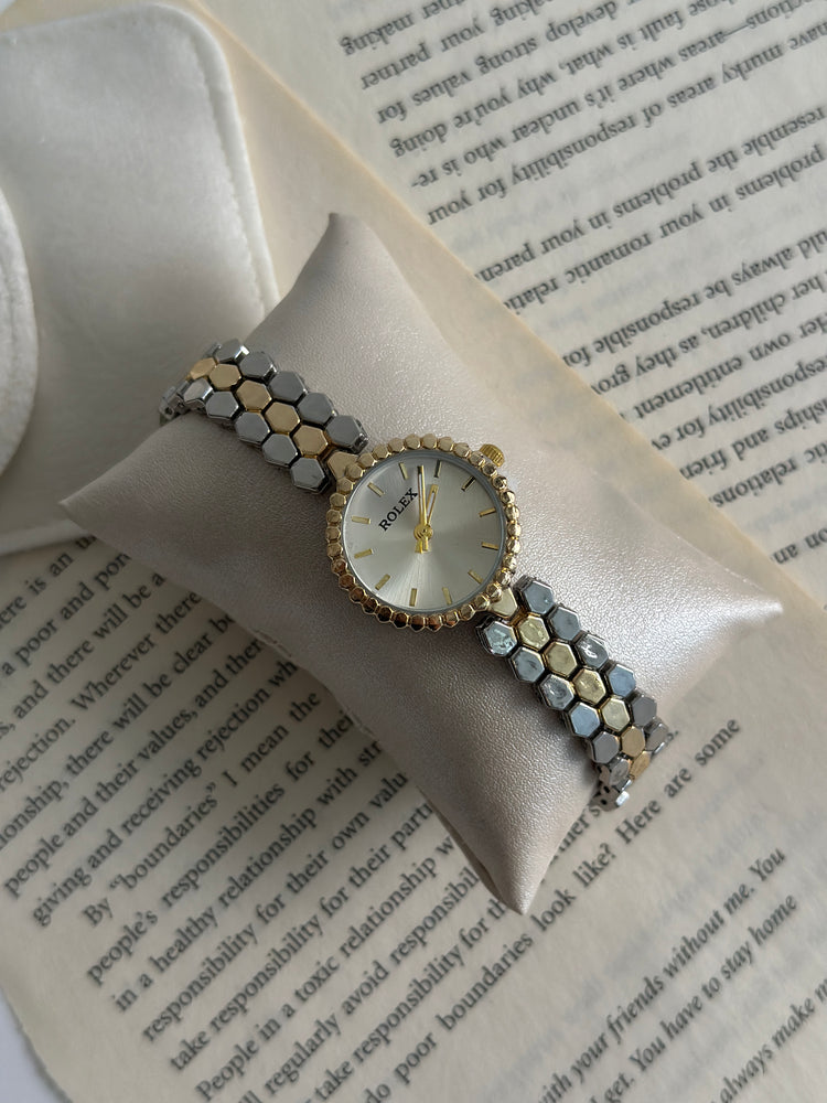 ROMAN LUXE WATCH