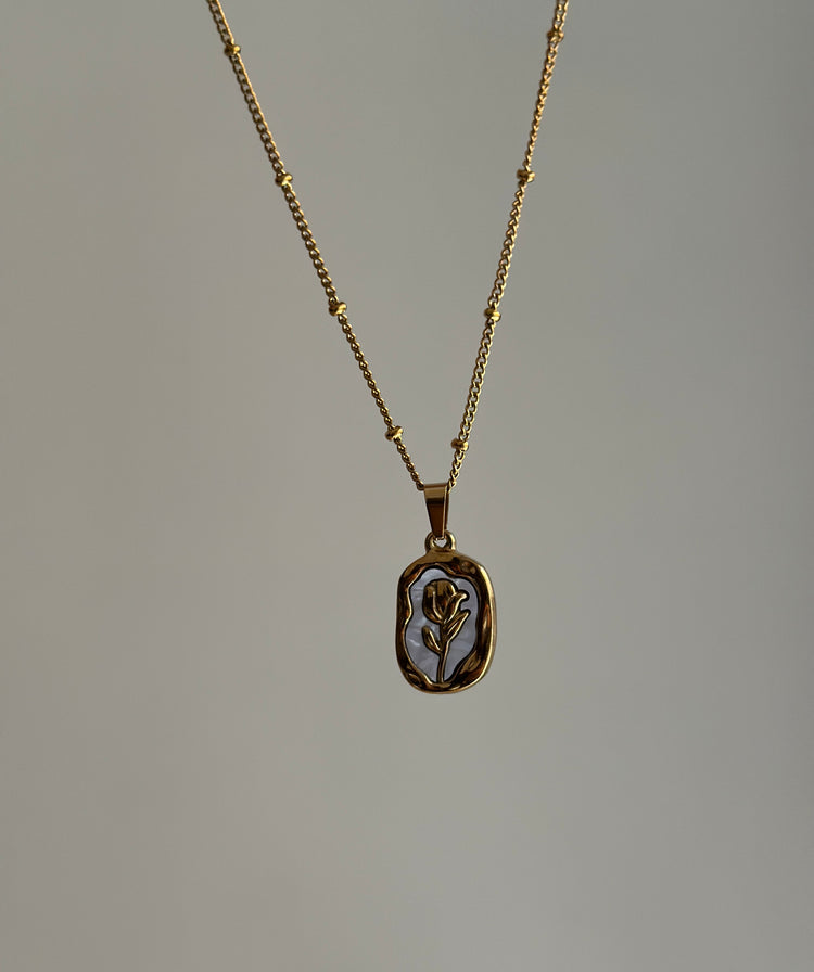 Mother-of-pearl-necklace