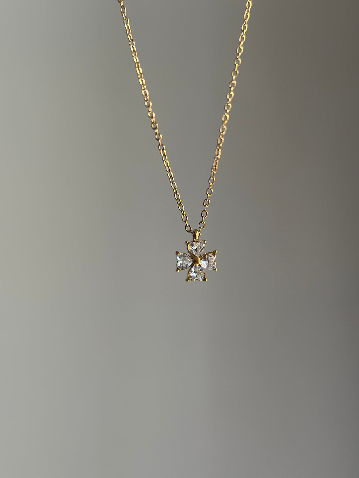 DIAMOND-CLOVER-NECKLACE