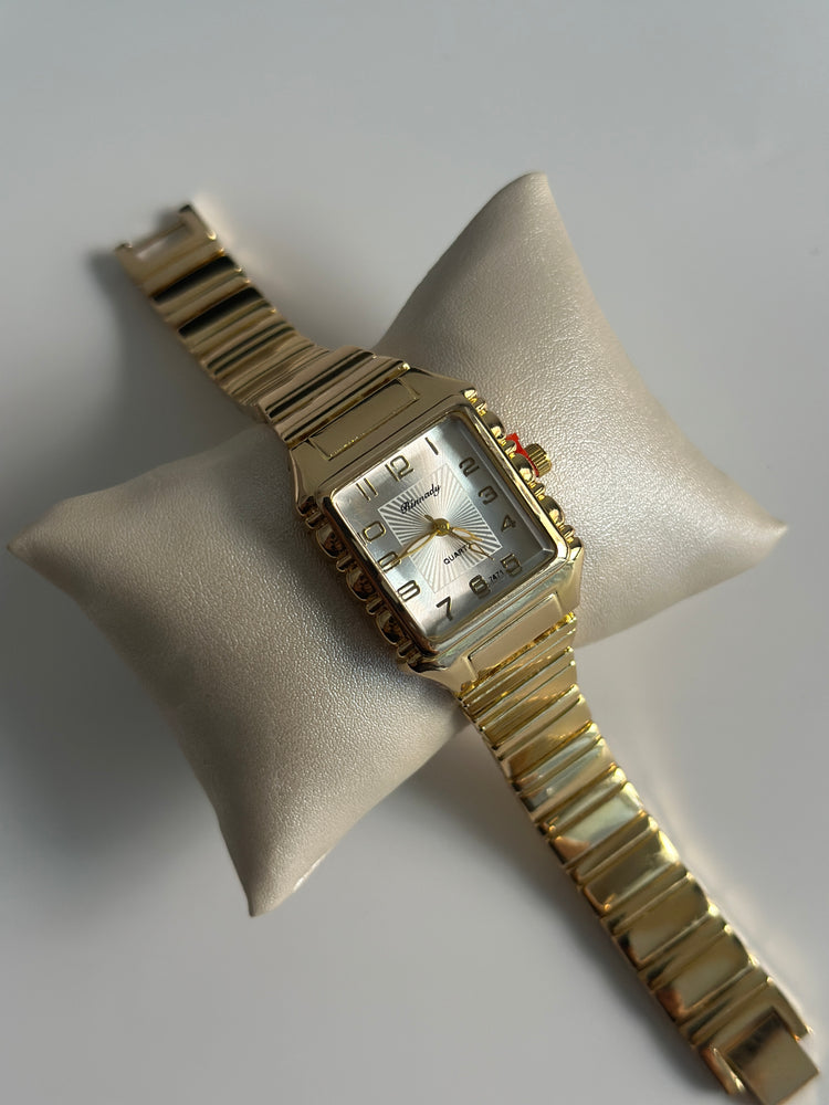 MOONLIGHT WHITE VINTAGE WATCH