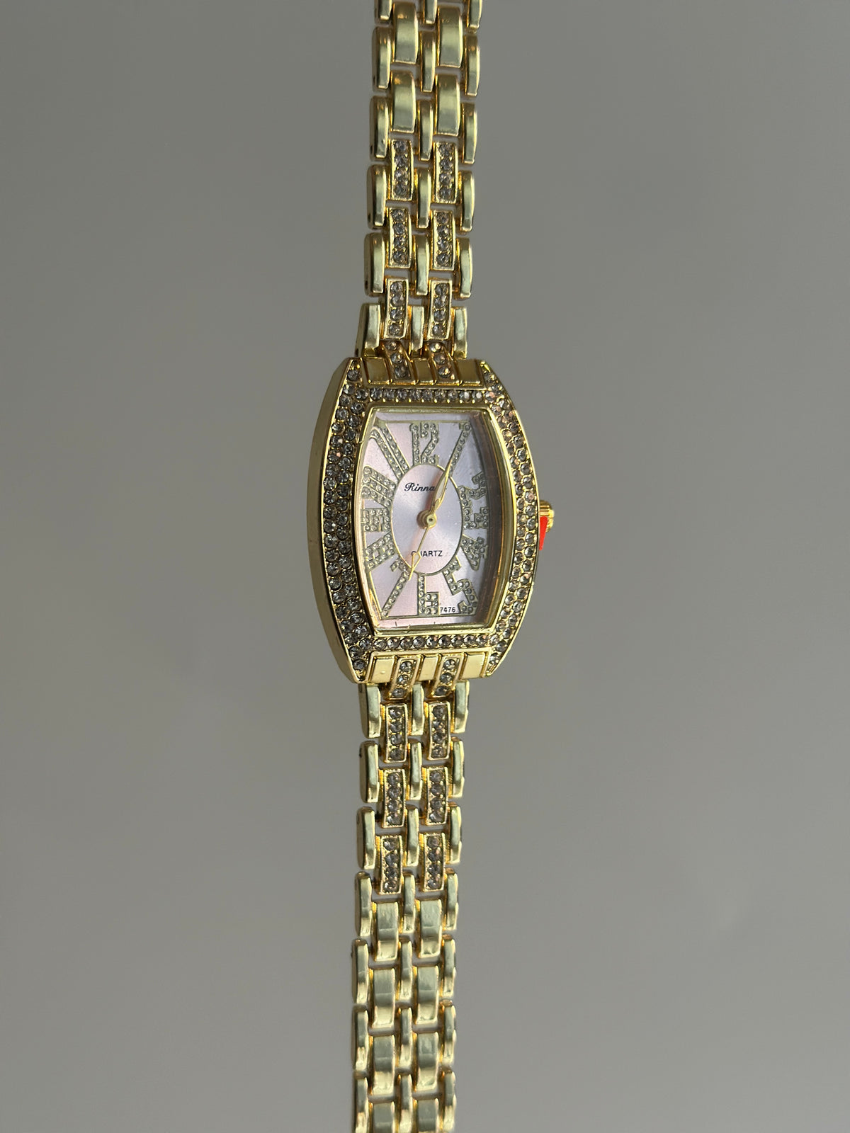 RICH GIRL VINTAGE WATCH ( PEACH DIAL)