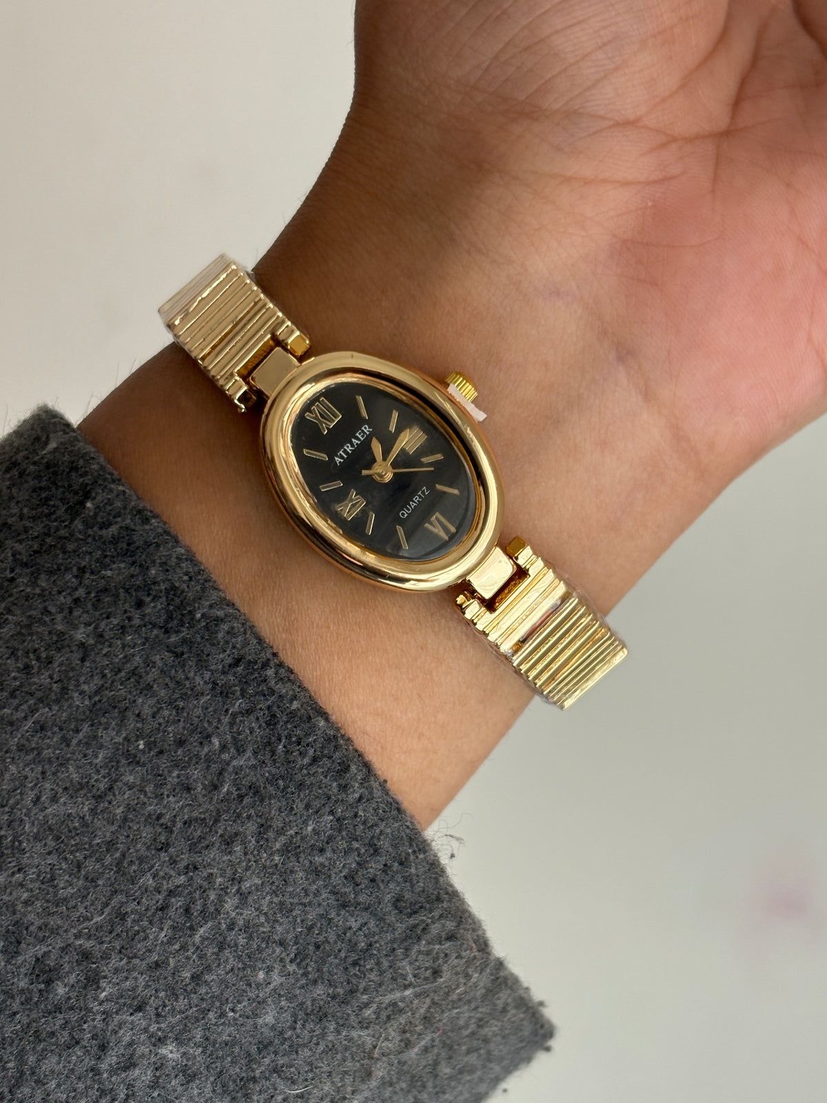 LANA VINTAGE WATCH ( BLACK DIAL)
