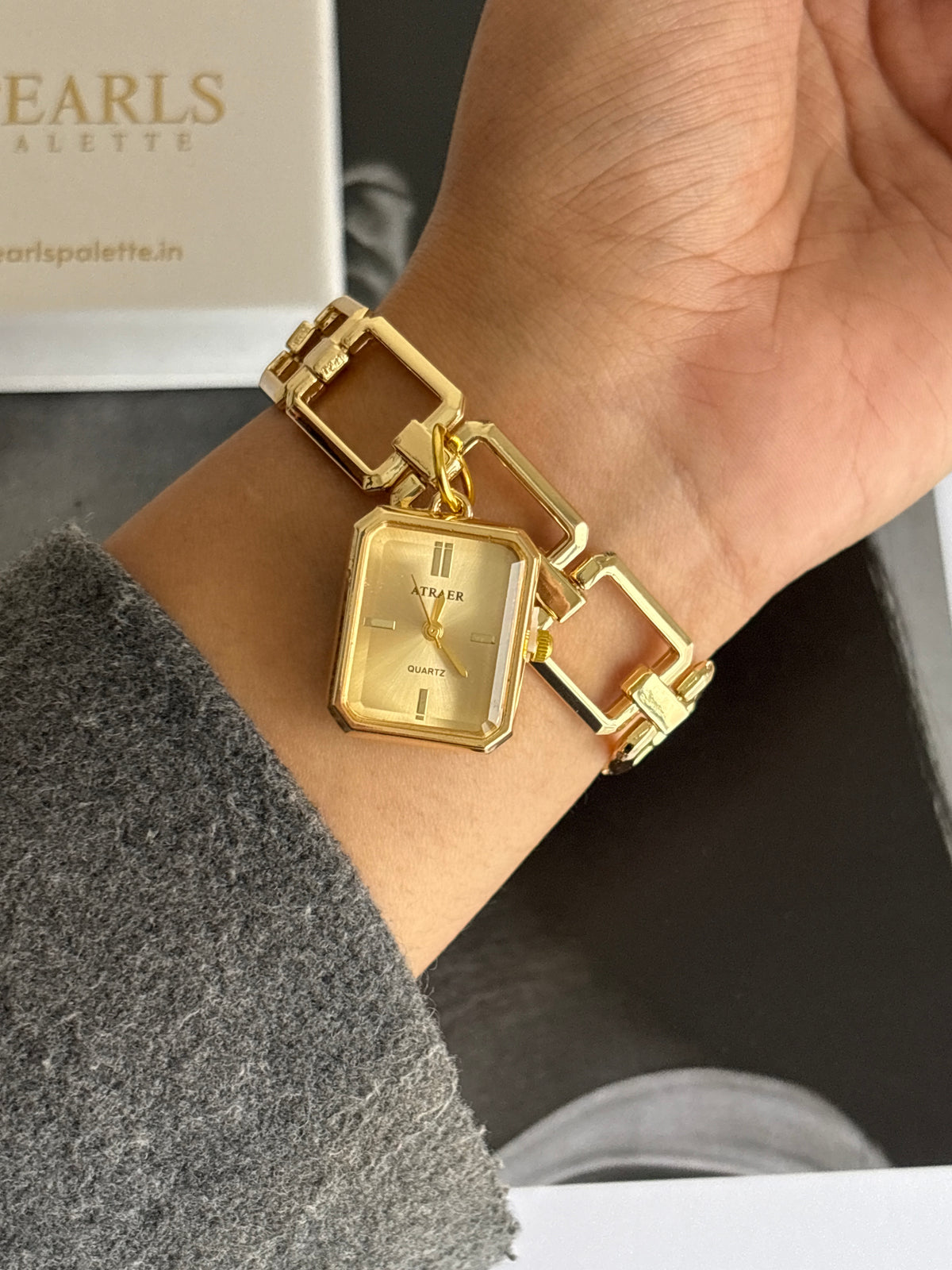 VELLOURA VINTAGE WATCH