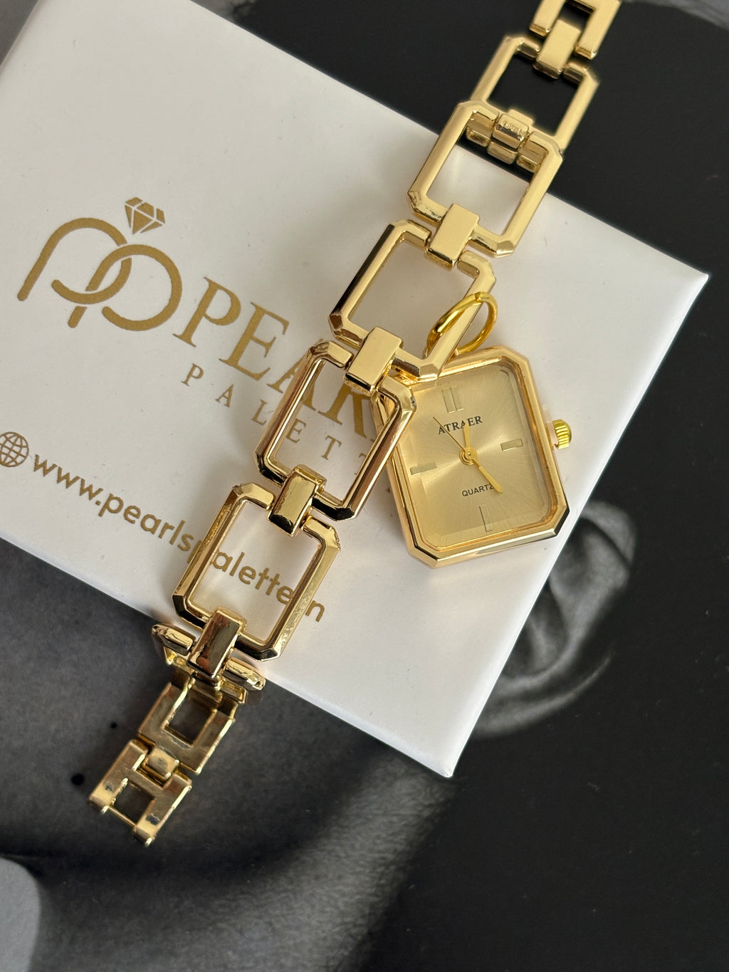 VELLOURA VINTAGE WATCH