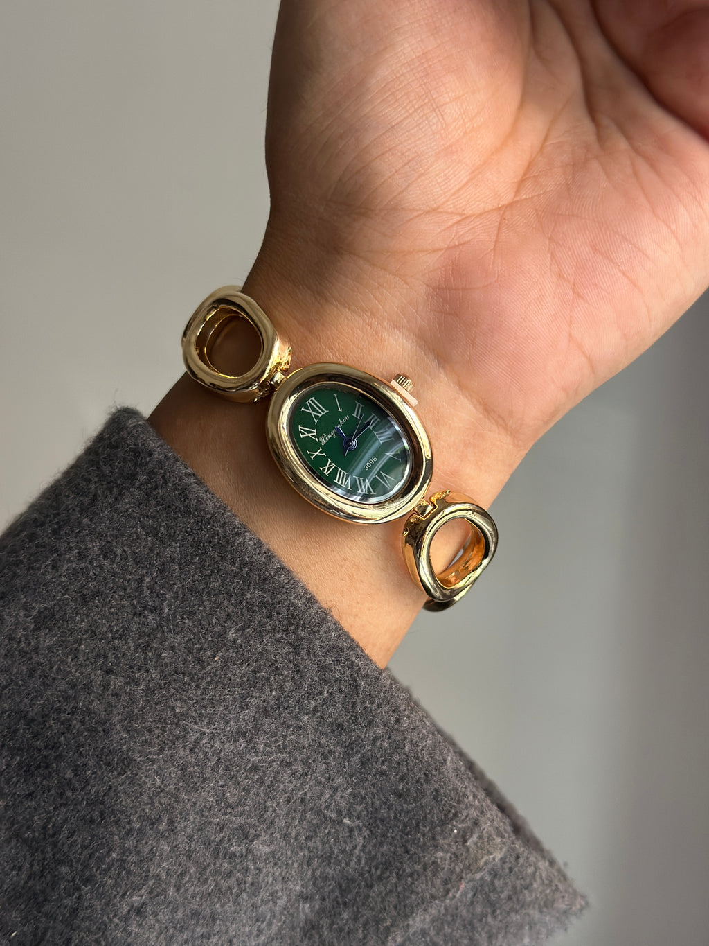 OLIVIA ROMAN WATCH( Green Dial)