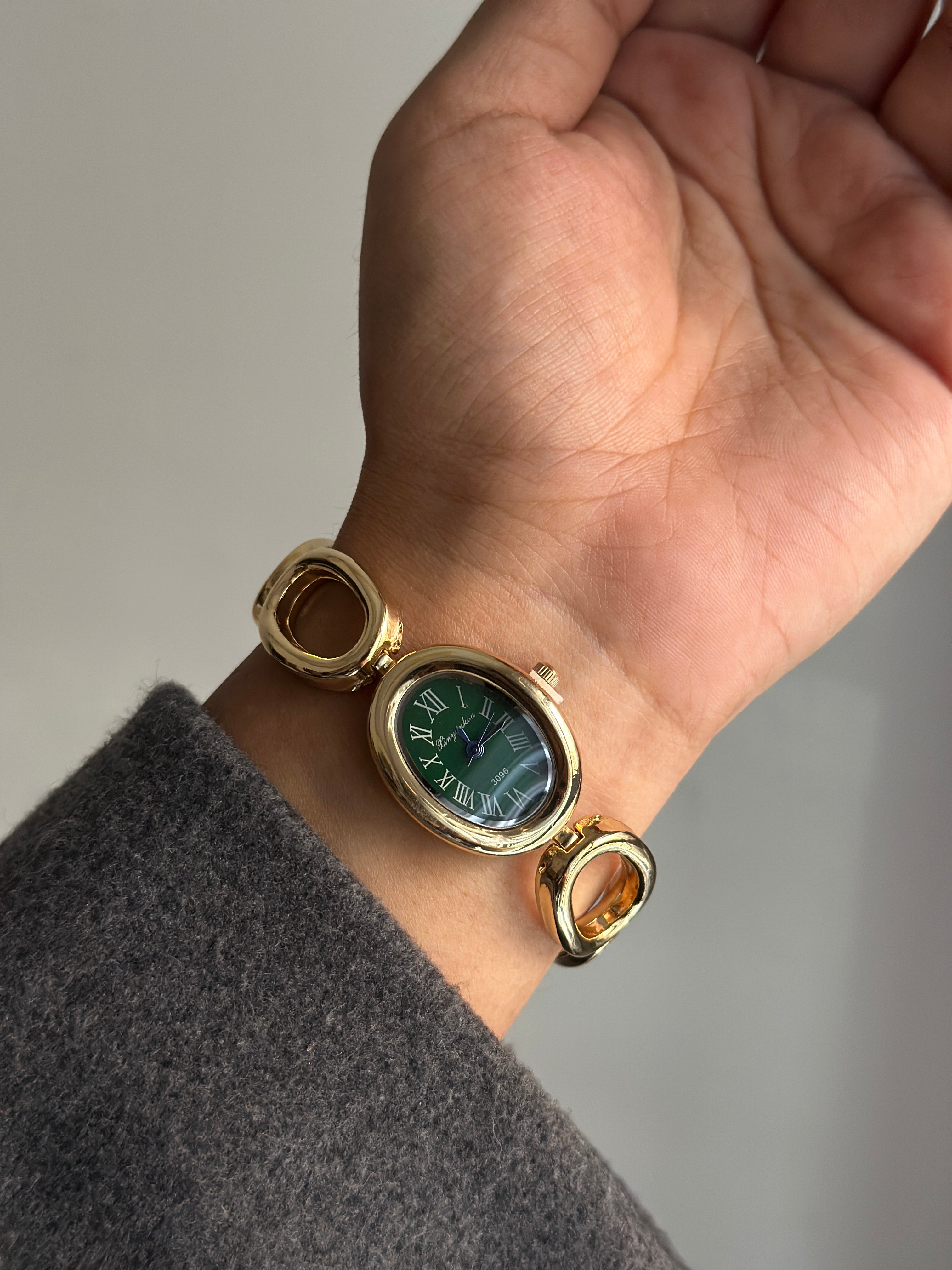 OLIVIA ROMAN WATCH( Green Dial)