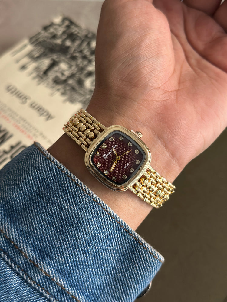 BURGUNDY BELLE VINTAGE WATCH