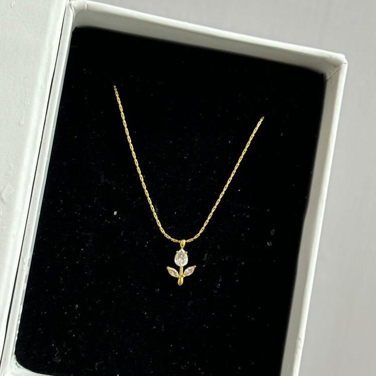 TULIP MINIMAL NECKLACE