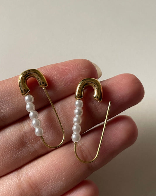 SAFETY-PIN-EARRINGS