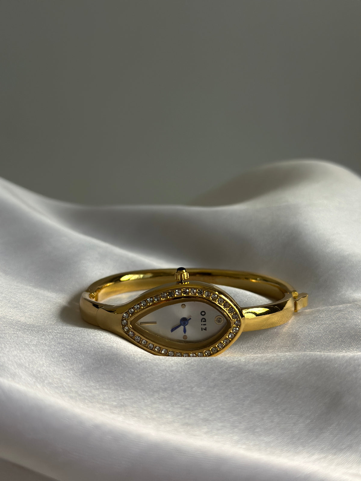 DUCHESS DIAL VINTAGE WATCH