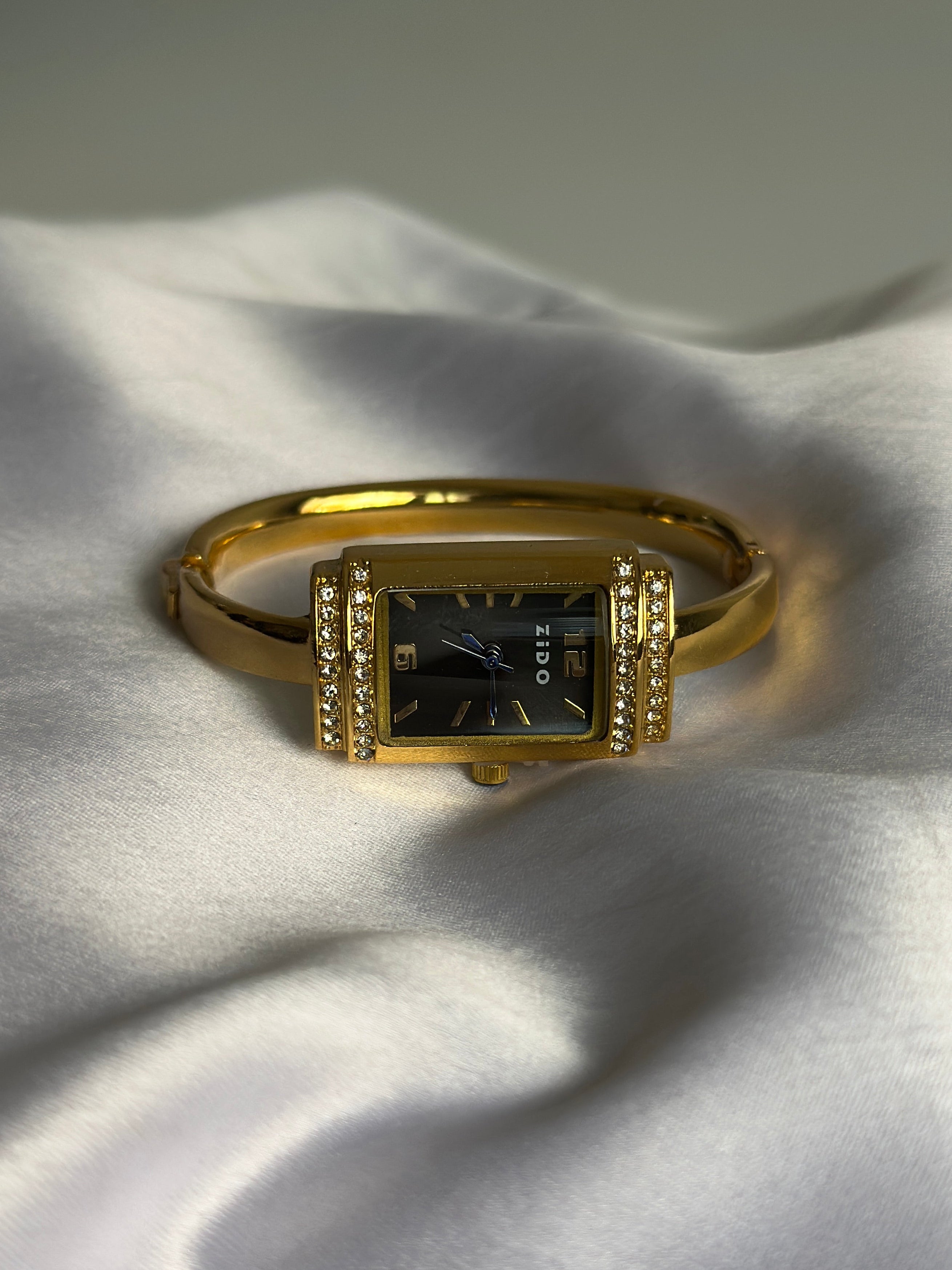 VIONNA VINTAGE BLACK DIAL