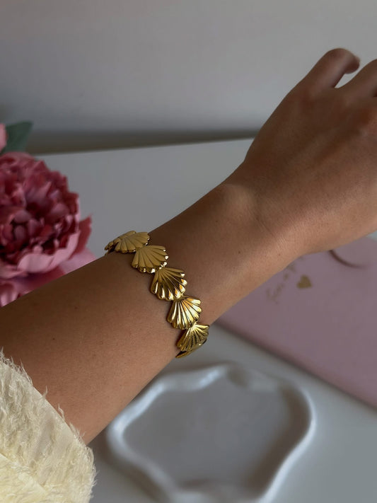 OCEAN-SHELL-CUFF