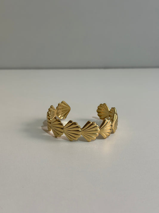 OCEAN-SHELL-CUFF