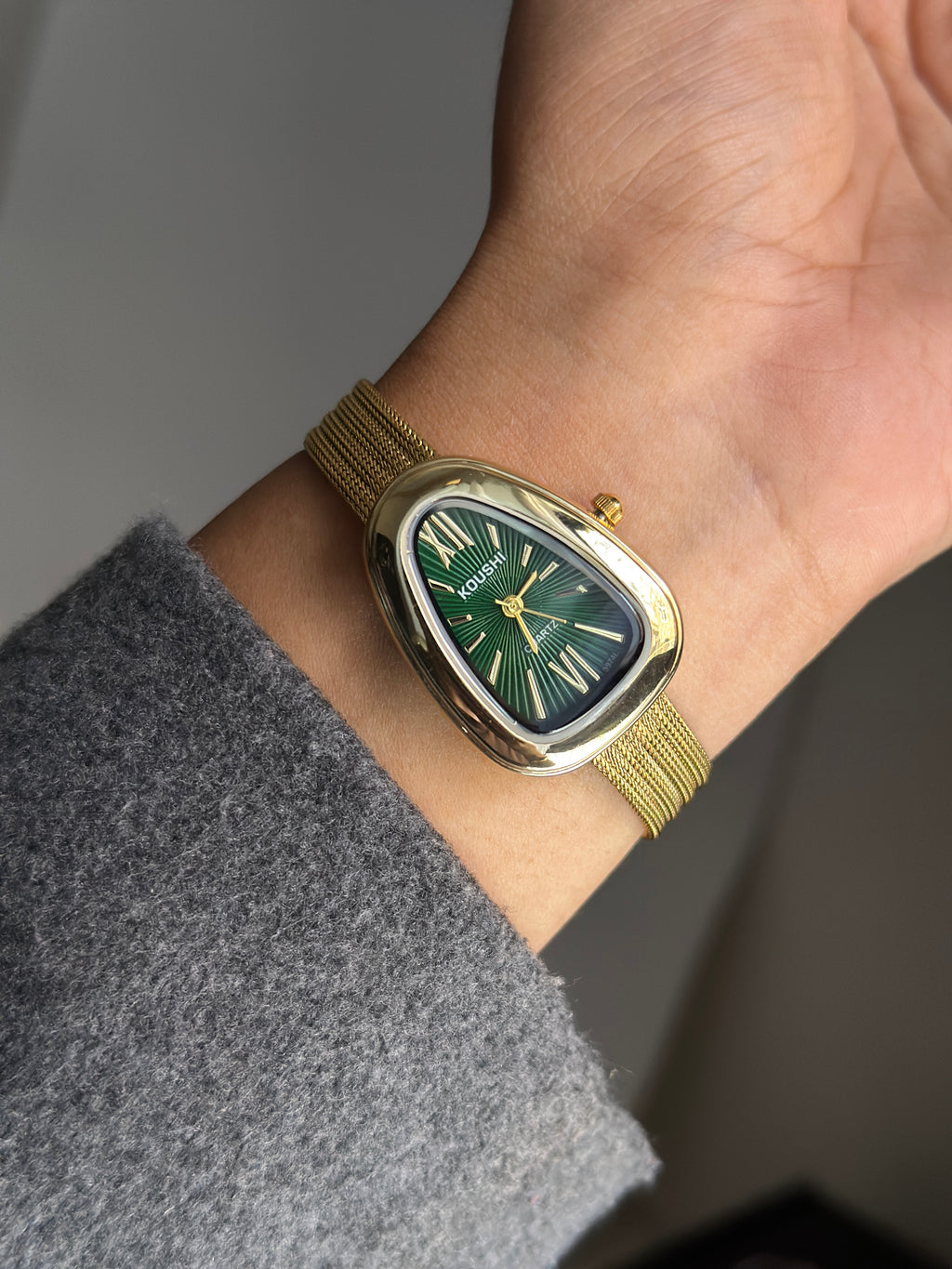 EMERALD KISS VINTAGE WATCH