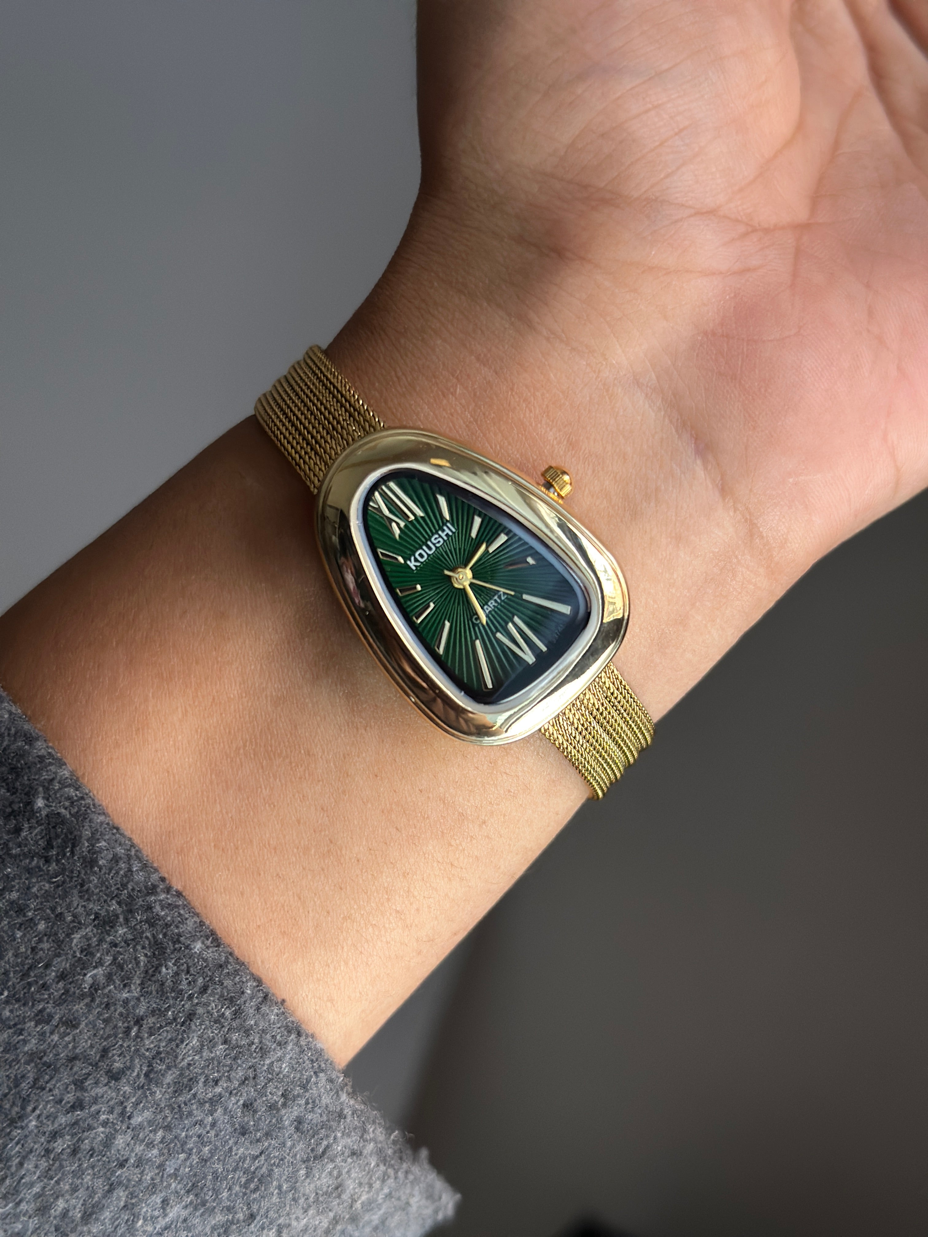 EMERALD KISS VINTAGE WATCH