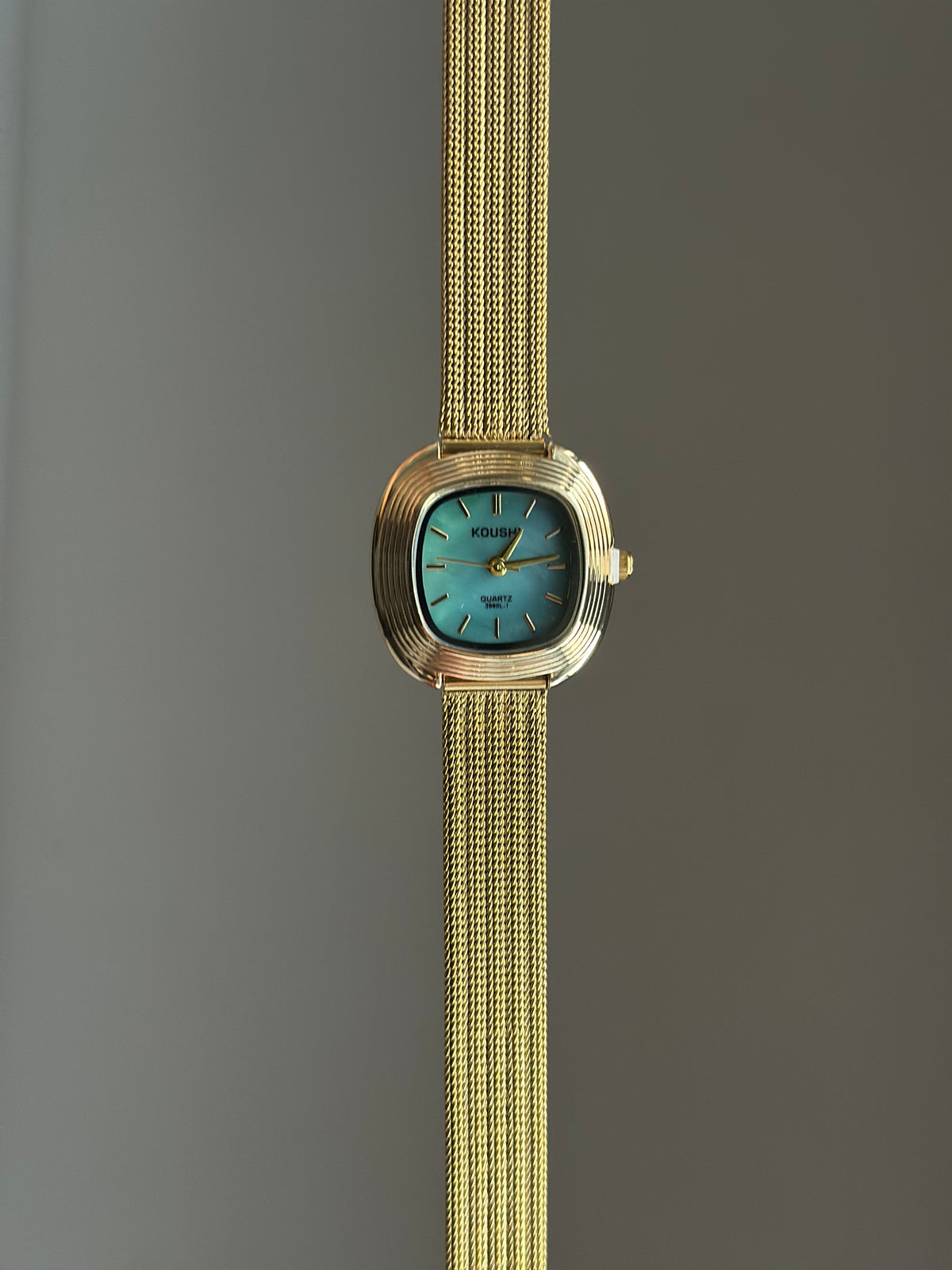 COASTAL CHARM VINTAGE WATCH