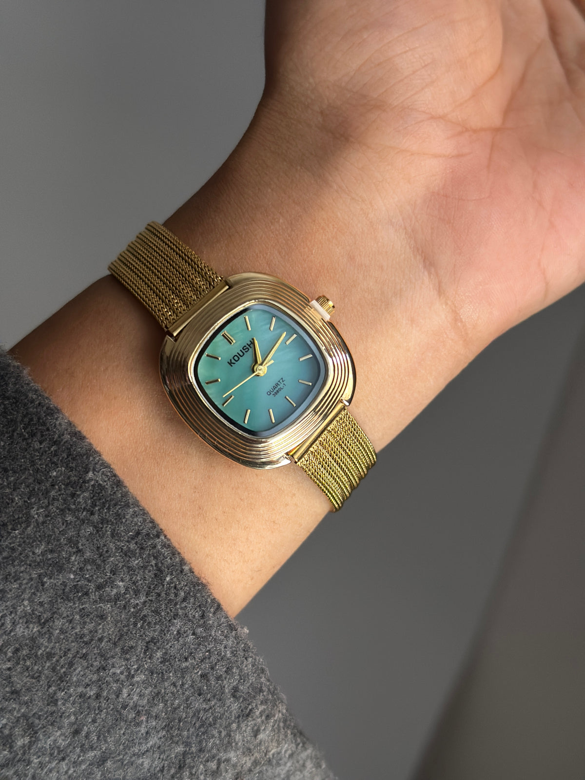 COASTAL CHARM VINTAGE WATCH