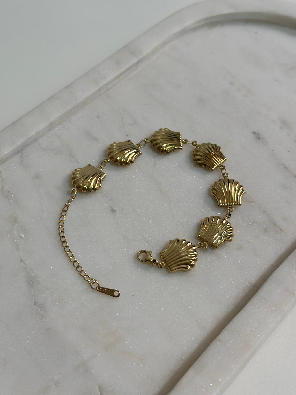 OCEAN-SHELL-CHAIN-BRACELET