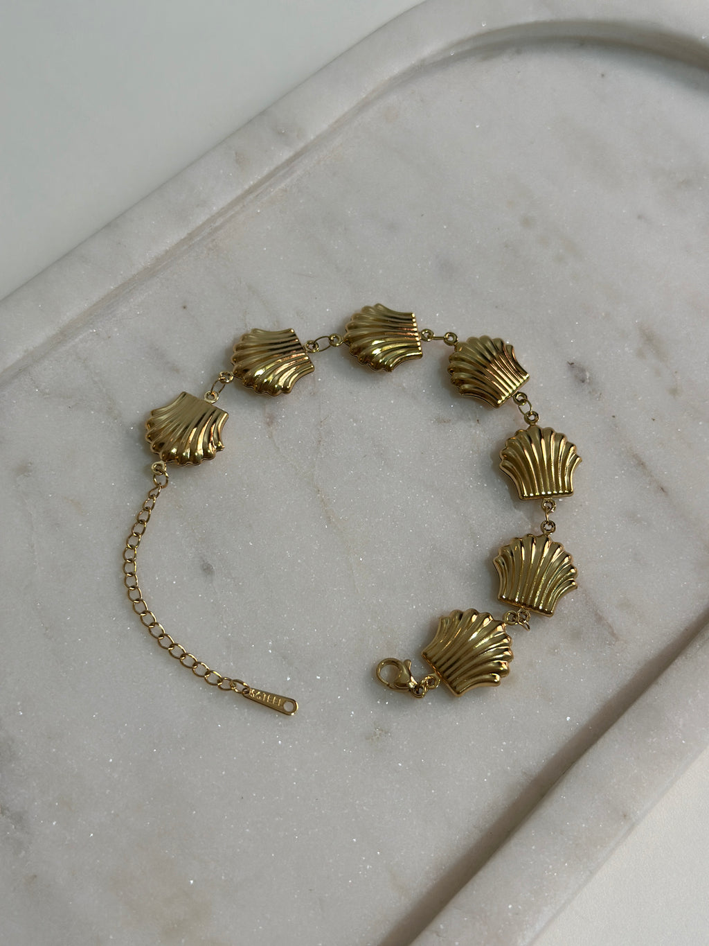 OCEAN-SHELL-CHAIN-BRACELET