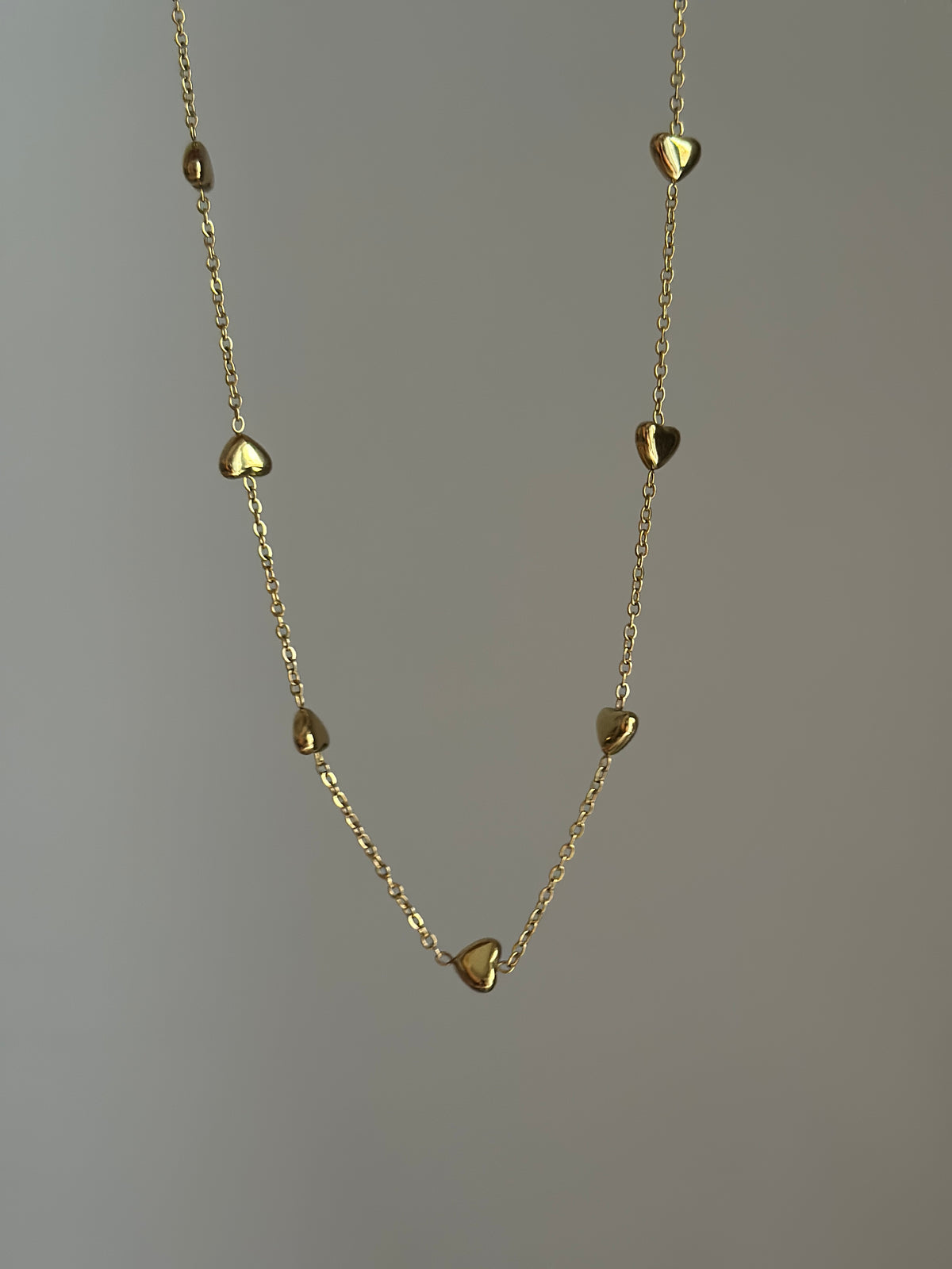 Heart-line-glow- necklace