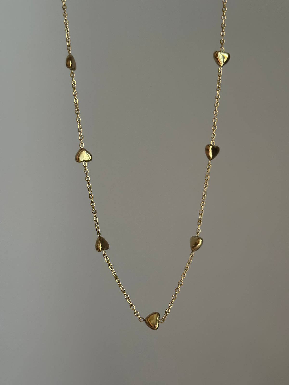 Heart-line-glow- necklace